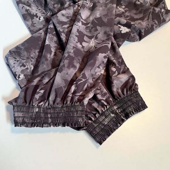 Athleta Jogger Size 22 Savannah Floral Gray NWOT - Picture 7 of 13